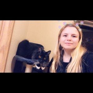 Meet your Posher, Alyssa